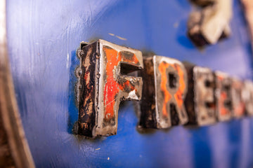 Ø56cm Freedom Embossed Sign, Recycled Metal Signage – LivingZtyle.com